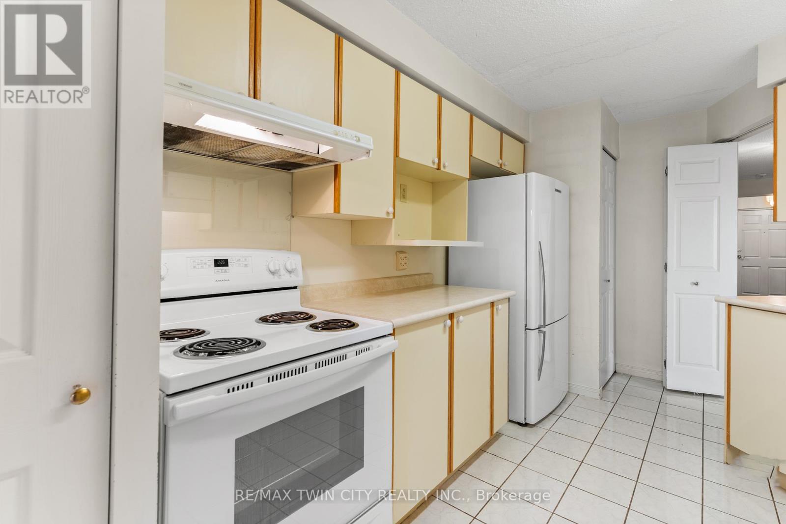 404 - 281 Bristol Street, Guelph, Ontario  N1H 8J3 - Photo 16 - X12681254