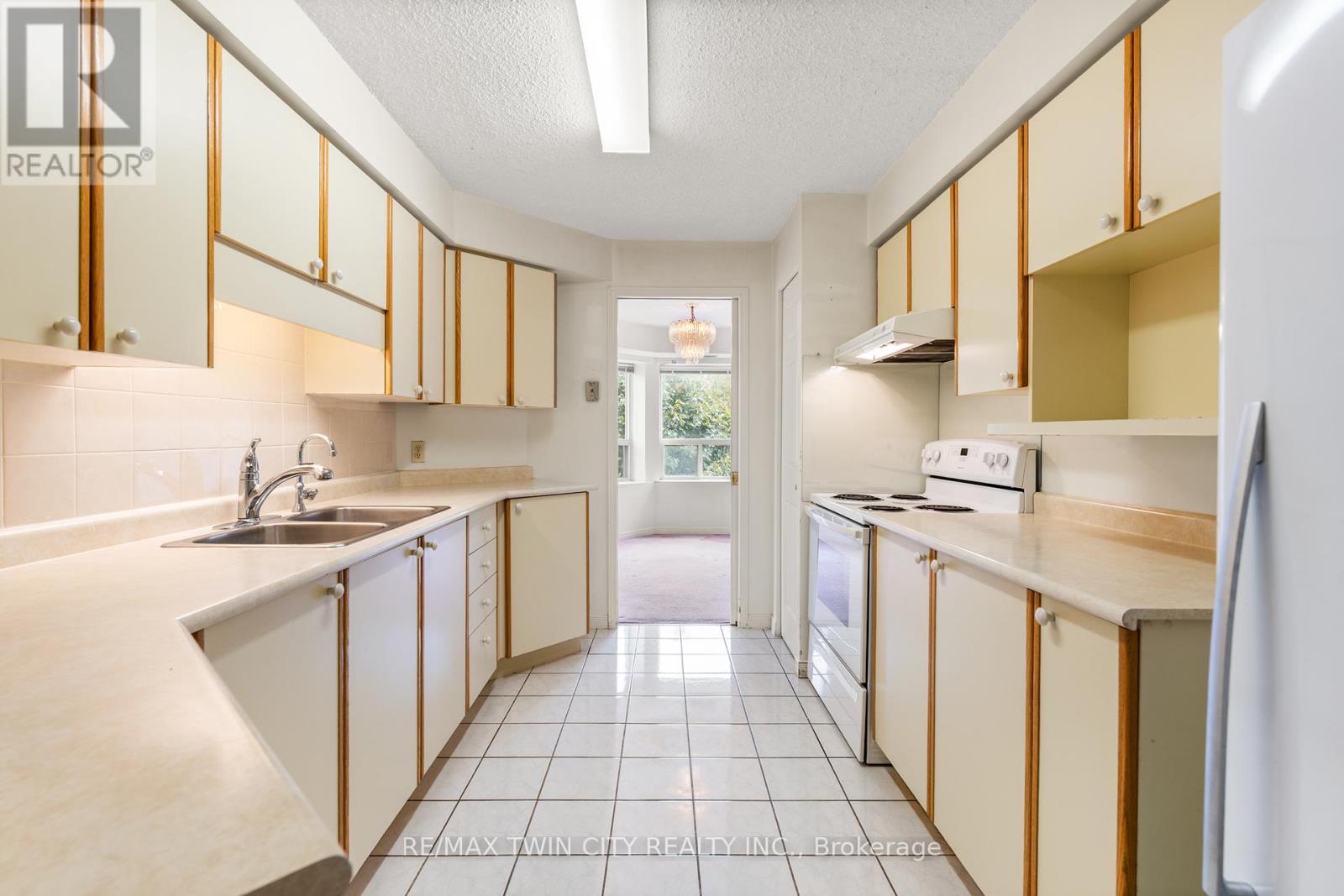 404 - 281 Bristol Street, Guelph, Ontario  N1H 8J3 - Photo 18 - X12681254