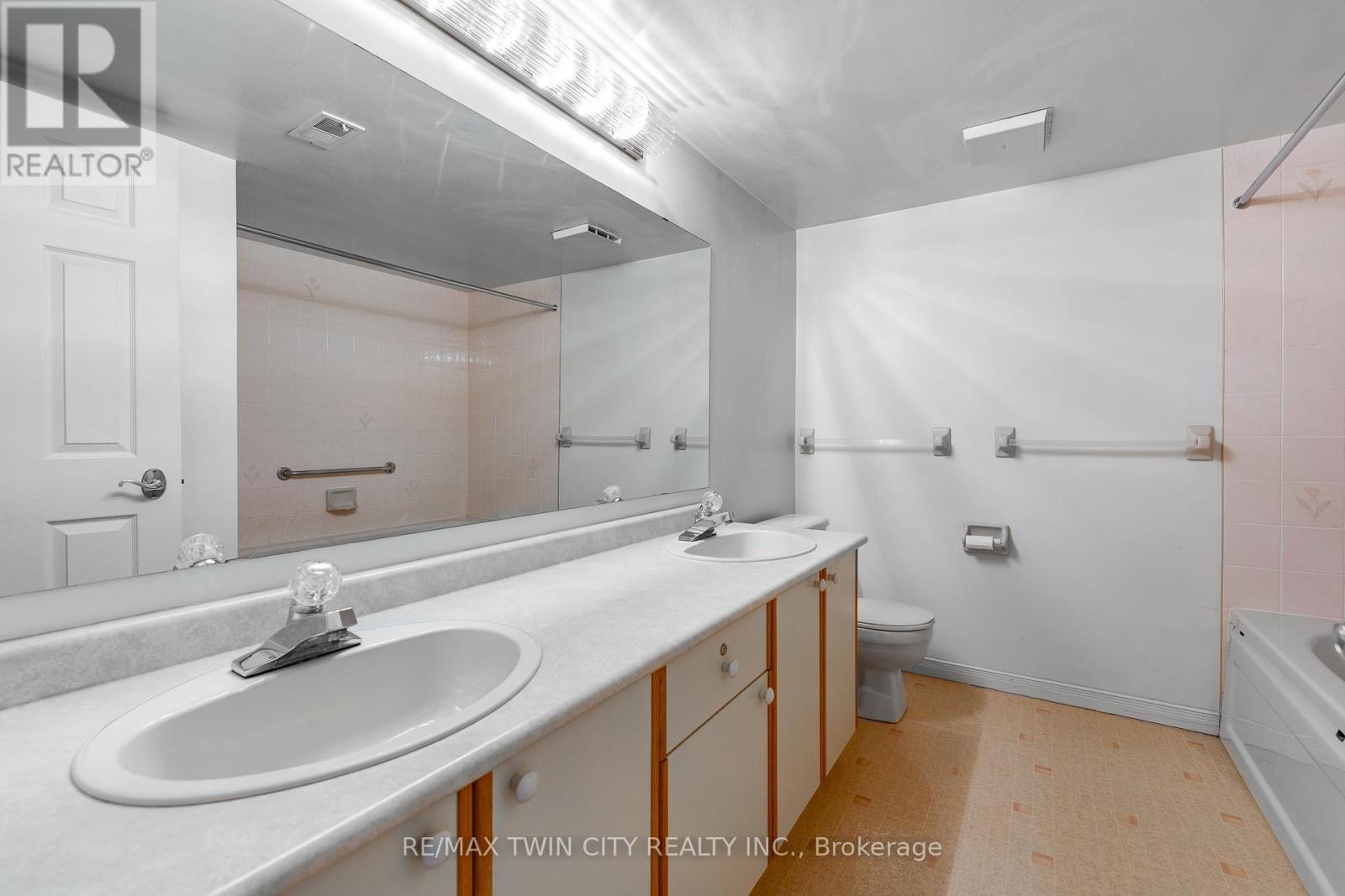 404 - 281 Bristol Street, Guelph, Ontario  N1H 8J3 - Photo 24 - X12681254