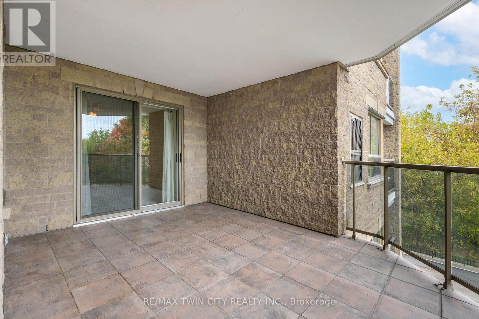 404 - 281 Bristol Street, Guelph, Ontario  N1H 8J3 - Photo 27 - X12681254