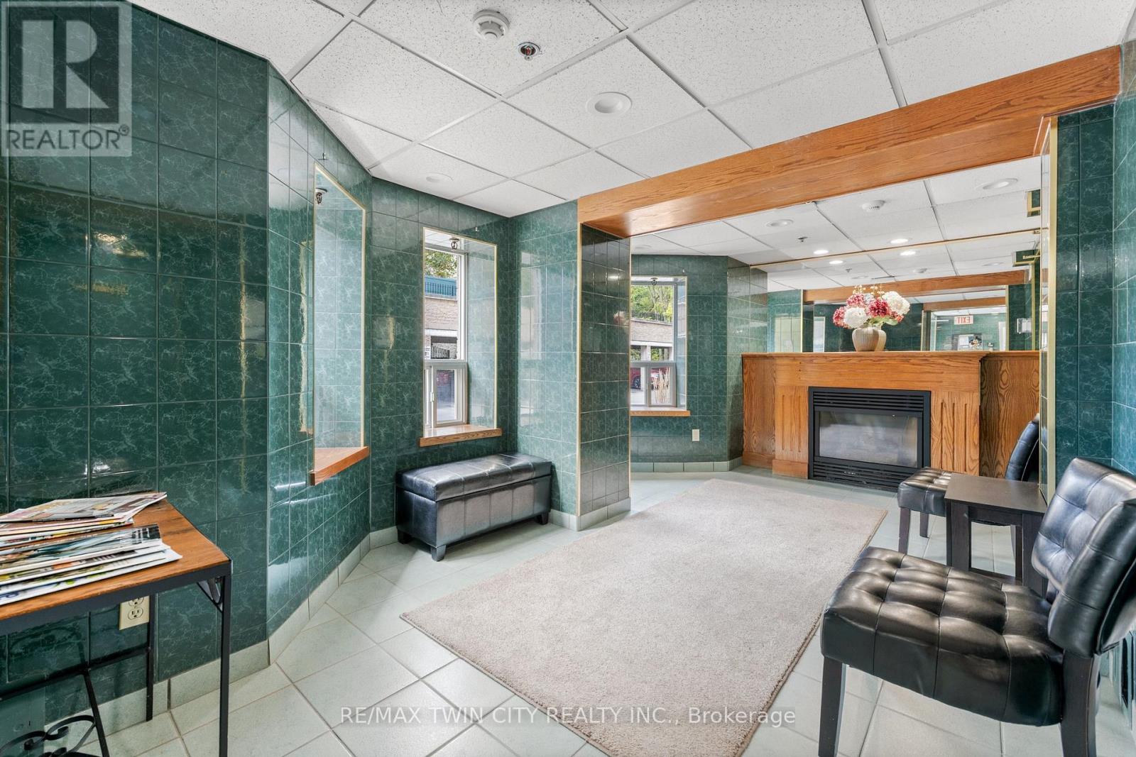 404 - 281 Bristol Street, Guelph, Ontario  N1H 8J3 - Photo 6 - X12681254