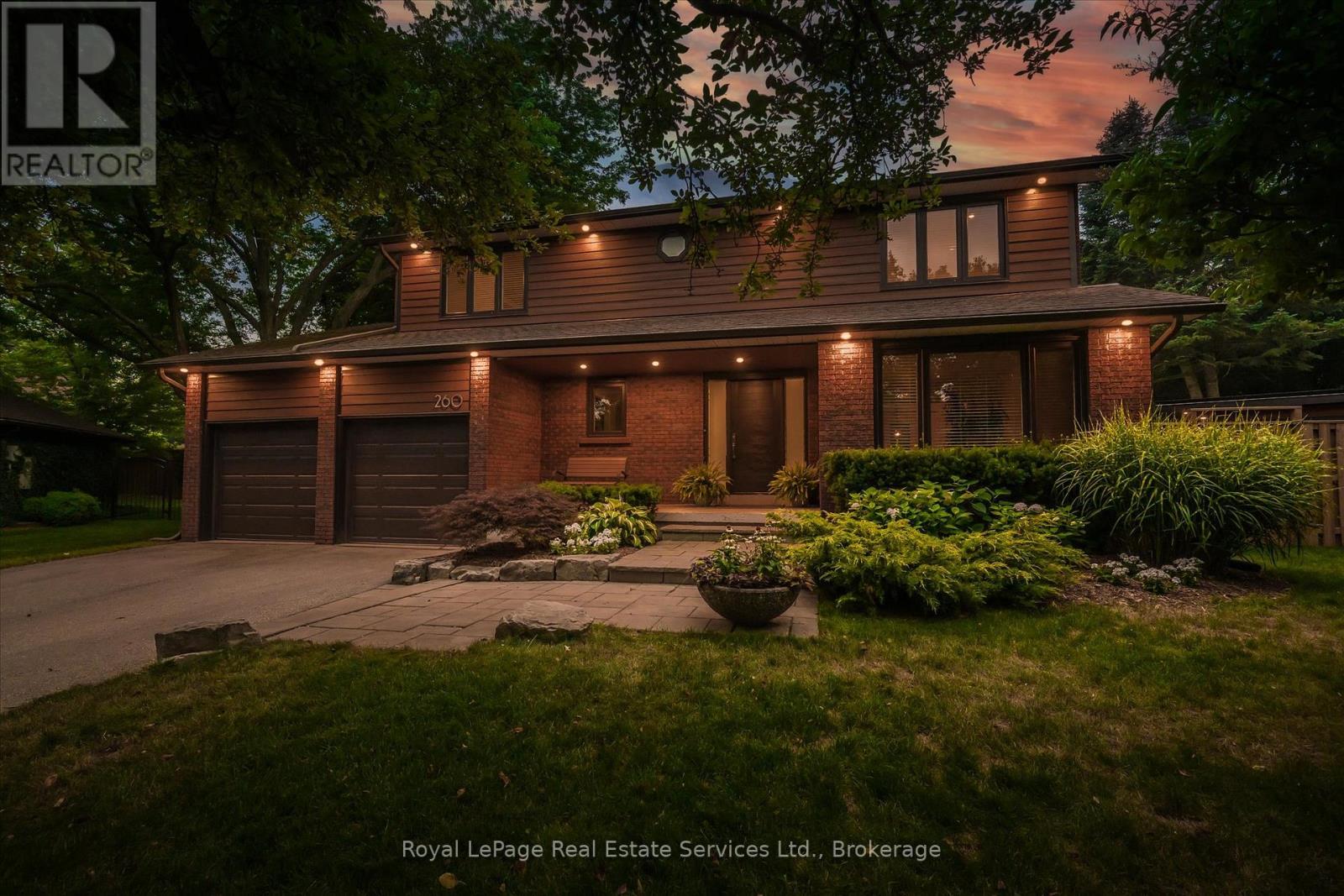 260 Princess Royal Court, Oakville, Ontario  L6H 3A5 - Photo 3 - W12681308