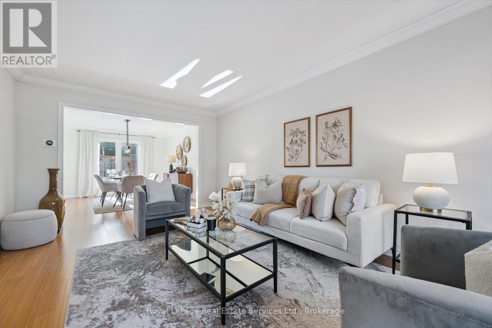 260 Princess Royal Court, Oakville, Ontario  L6H 3A5 - Photo 5 - W12681308