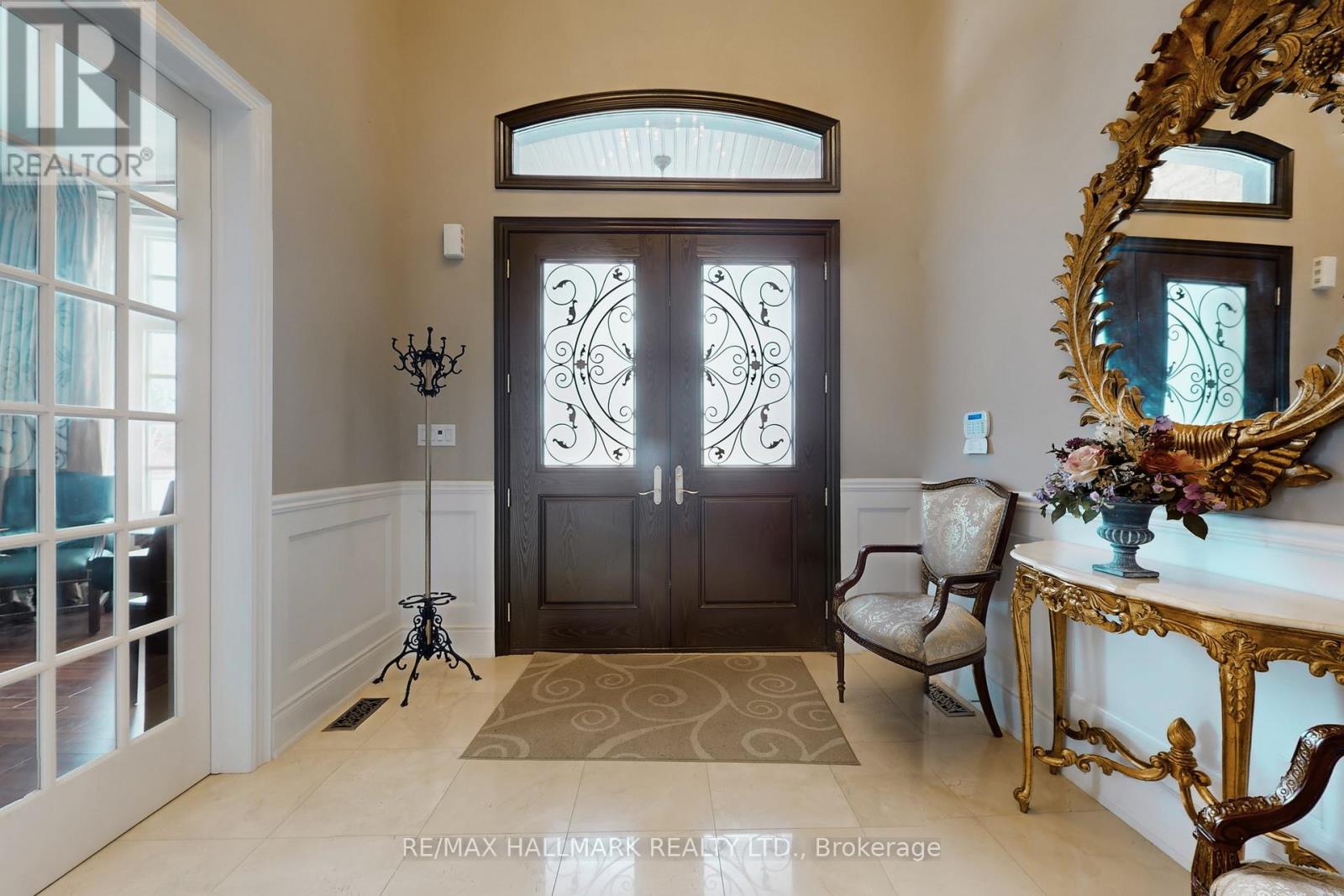 123 Carisbrooke Circle, Aurora, Ontario  L4G 0K4 - Photo 21 - N12674374