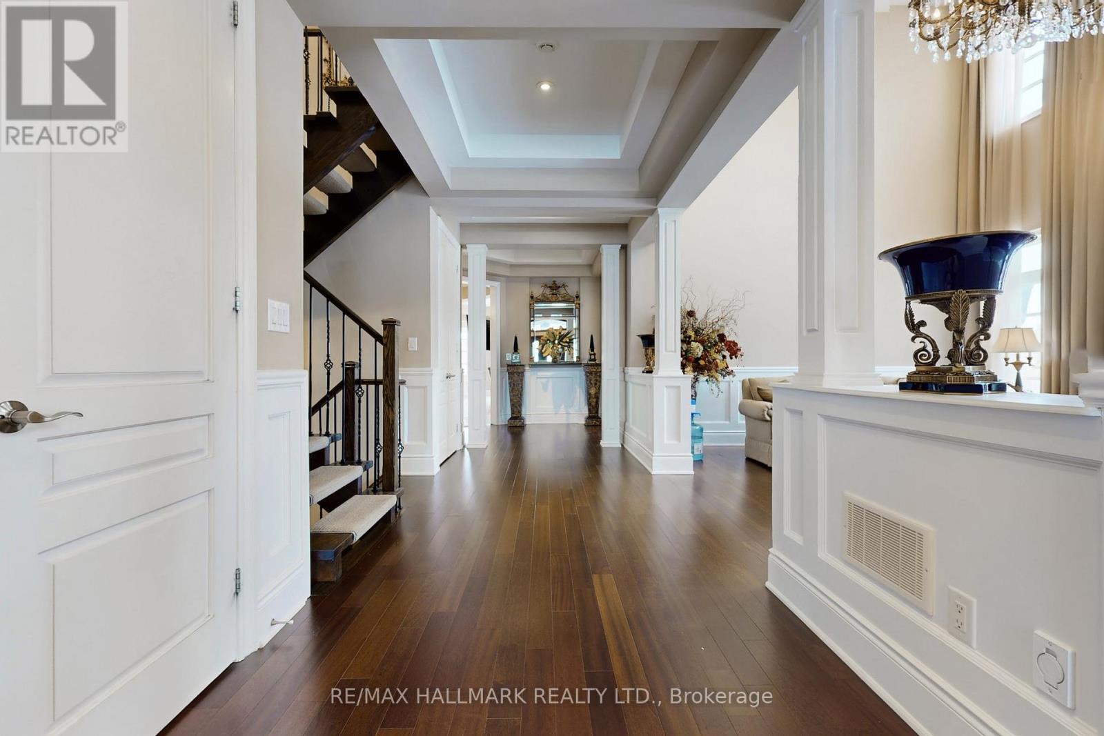 123 Carisbrooke Circle, Aurora, Ontario  L4G 0K4 - Photo 22 - N12674374