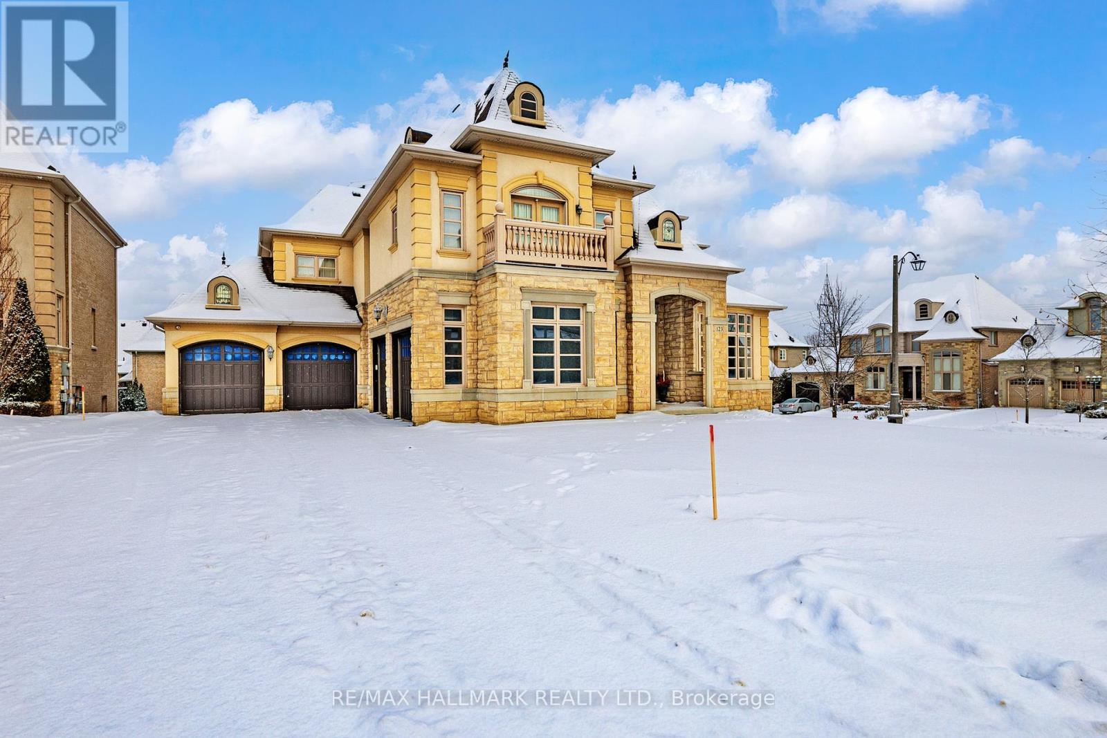 123 Carisbrooke Circle, Aurora, Ontario  L4G 0K4 - Photo 45 - N12674374