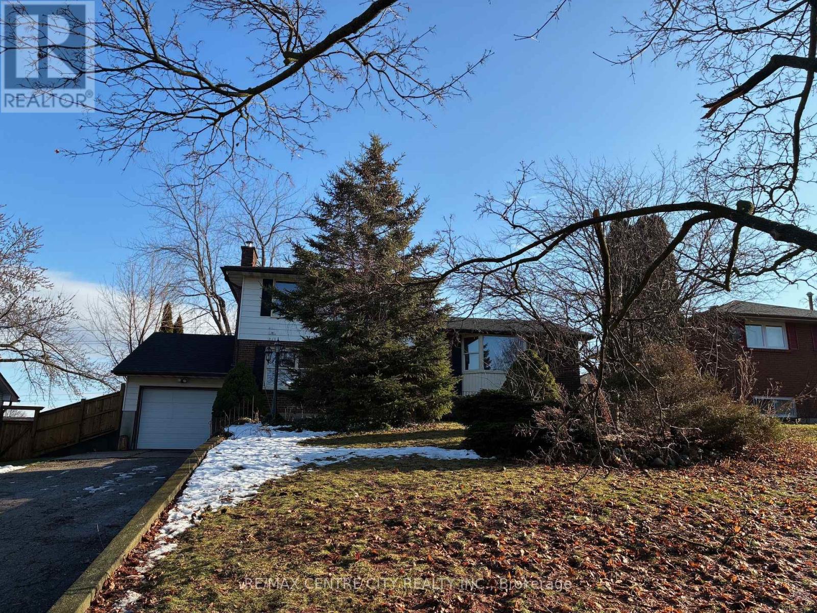 470 Three Valleys Crescent, London South, Ontario  N5Z 3E7 - Photo 2 - X12679356