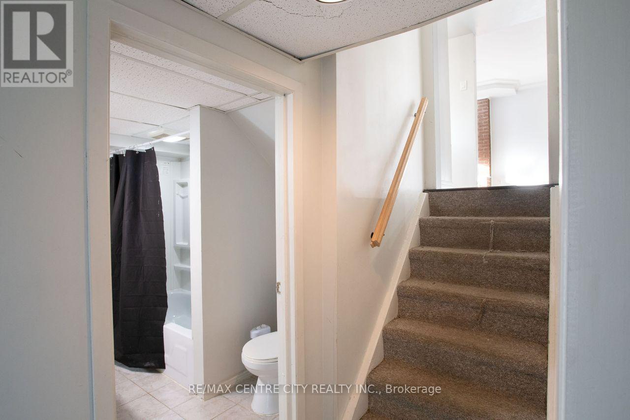 470 Three Valleys Crescent, London South, Ontario  N5Z 3E7 - Photo 35 - X12679356