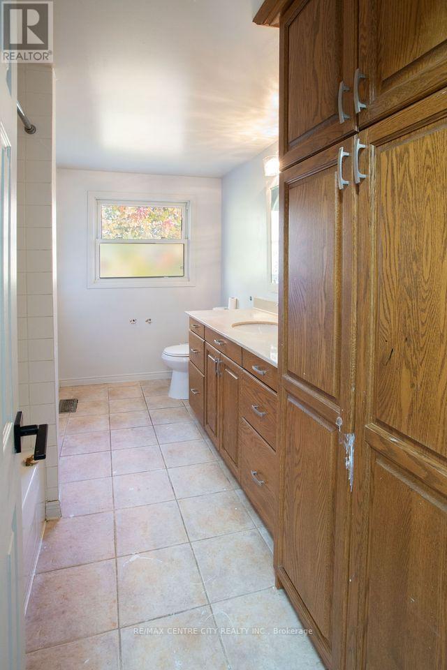 470 Three Valleys Crescent, London South, Ontario  N5Z 3E7 - Photo 27 - X12679356