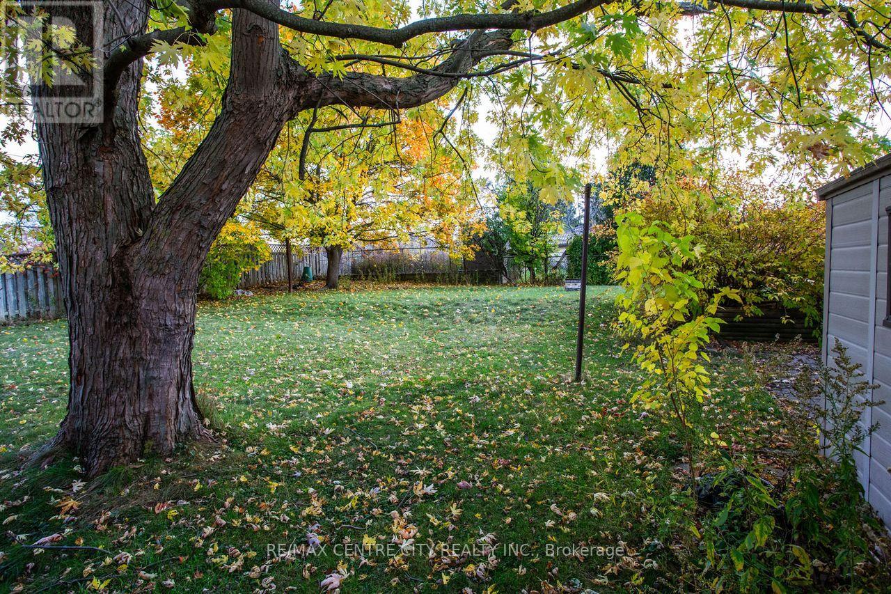 470 Three Valleys Crescent, London South, Ontario  N5Z 3E7 - Photo 9 - X12679356