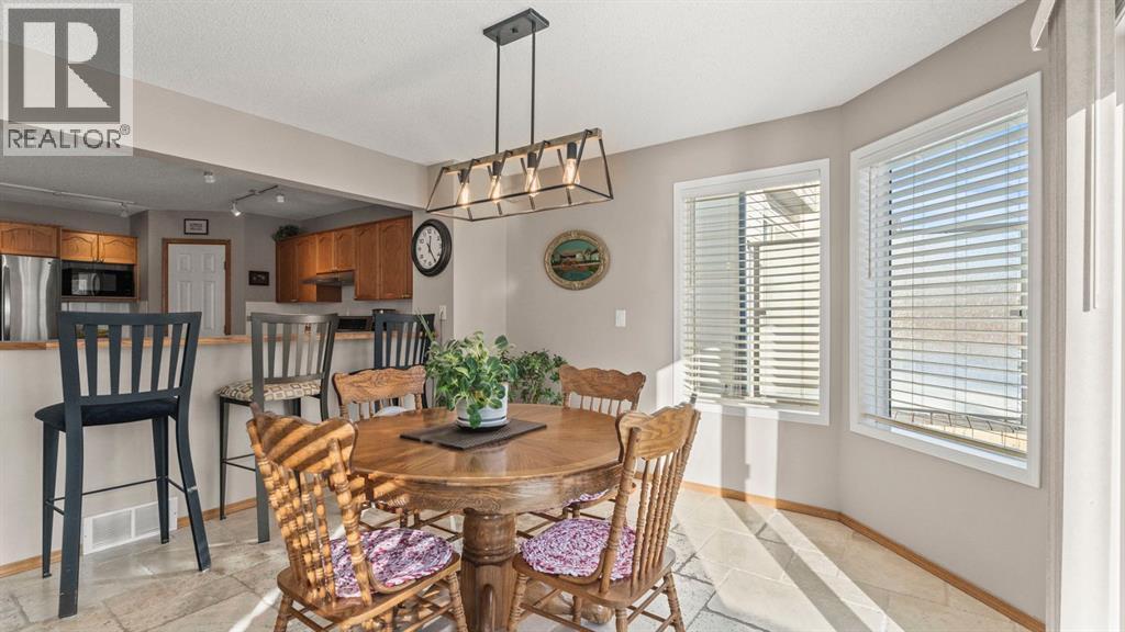 227 Rocky Ridge Close Nw, Calgary, Alberta  T3G 4X2 - Photo 14 - A2278094