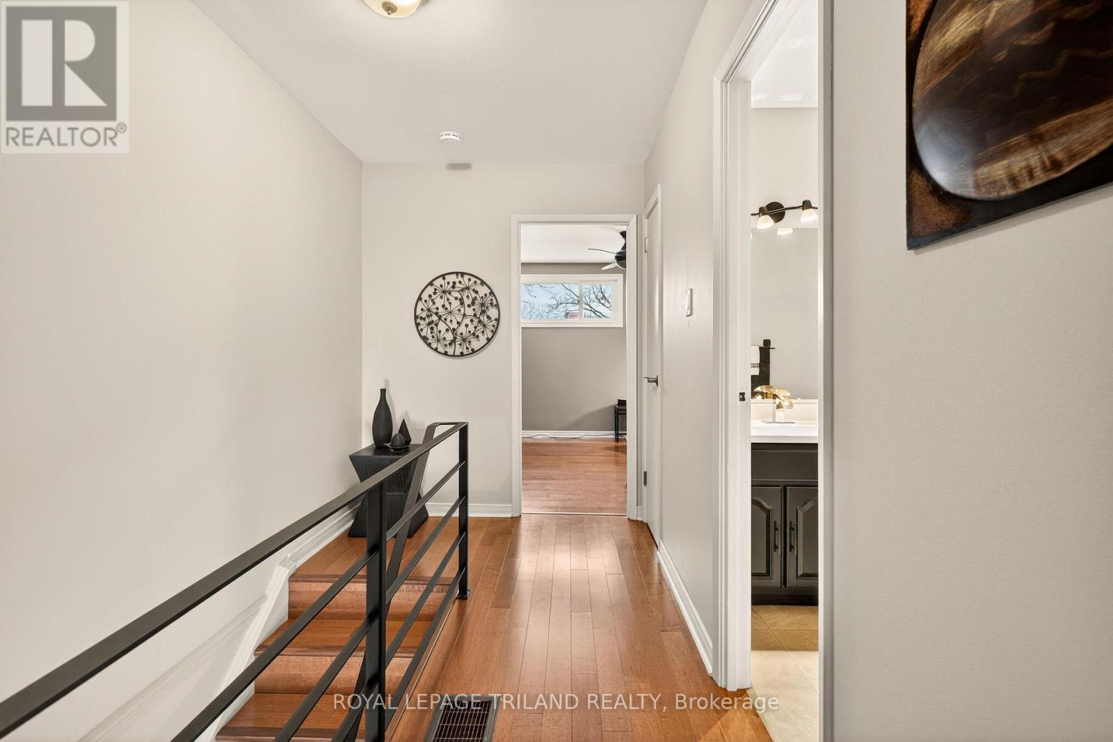 Photo 21 of 43 for 676 Wonderland Road S