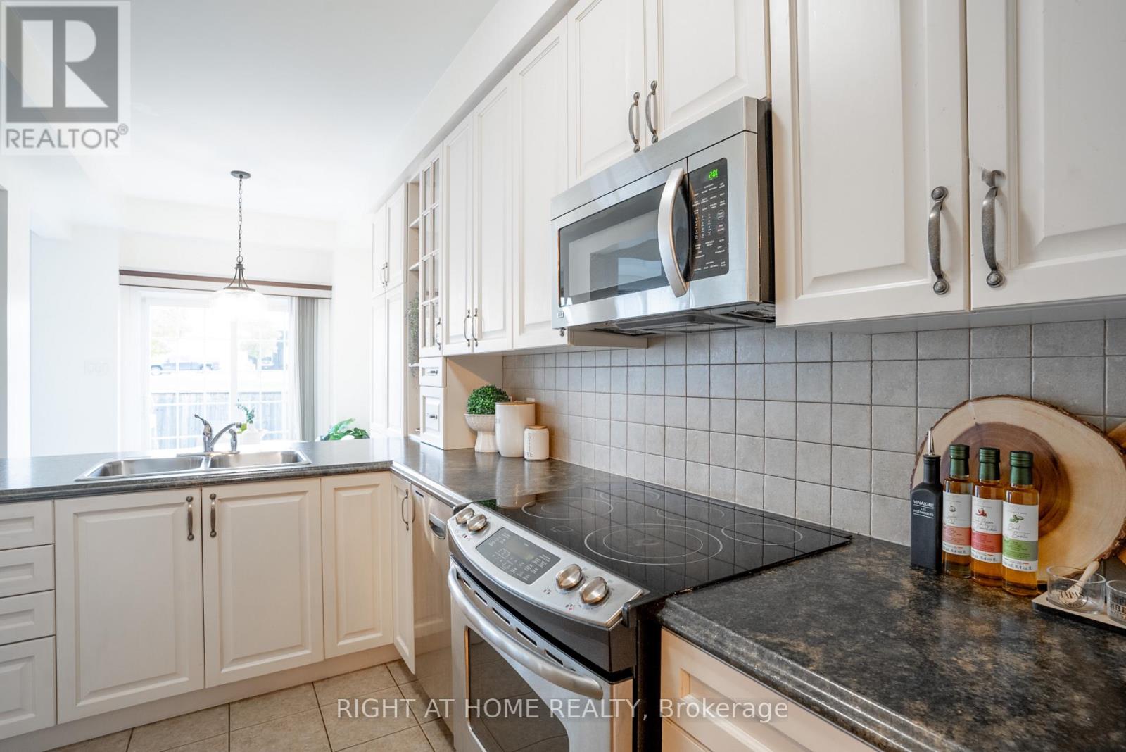 540 Barrick Hill Road, Ottawa, Ontario  K2M 0B4 - Photo 10 - X12681270