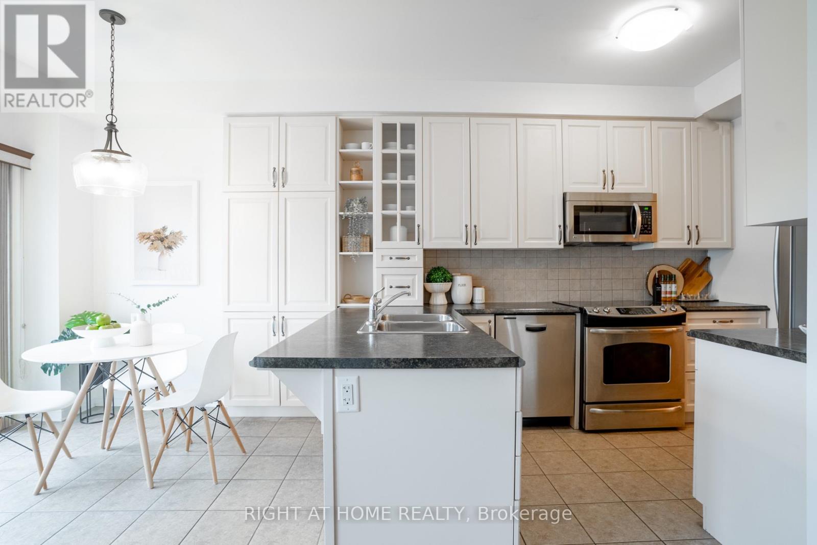 540 Barrick Hill Road, Ottawa, Ontario  K2M 0B4 - Photo 11 - X12681270