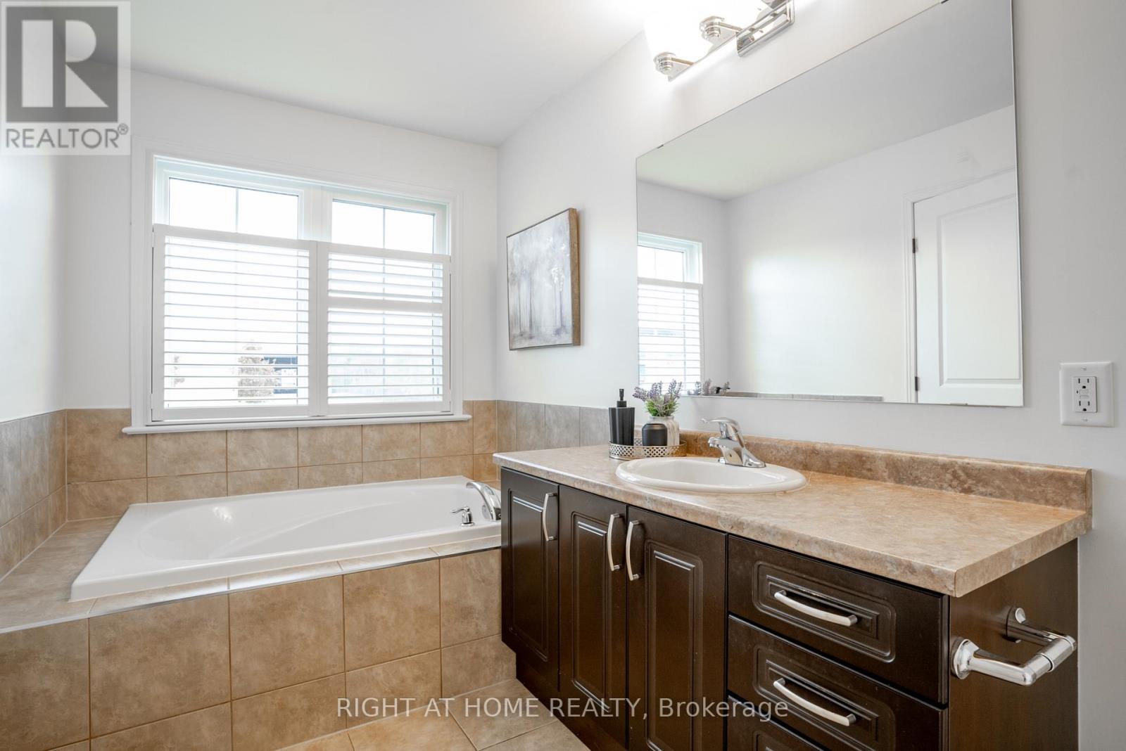 540 Barrick Hill Road, Ottawa, Ontario  K2M 0B4 - Photo 19 - X12681270