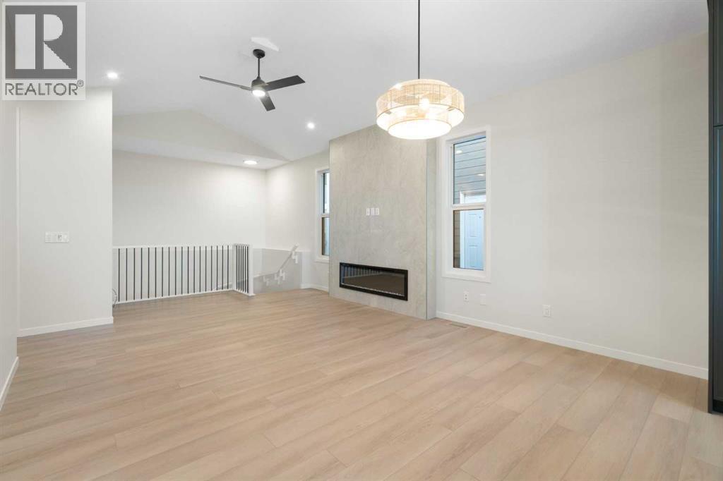 147 Marmot Grove Nw, Calgary, Alberta  T3R 2G4 - Photo 12 - A2278156