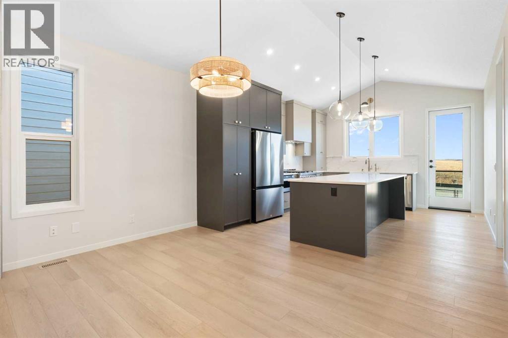 147 Marmot Grove Nw, Calgary, Alberta  T3R 2G4 - Photo 7 - A2278156