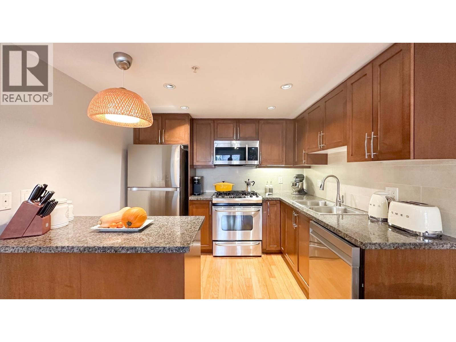 411 3811 Hastings Street, Burnaby, British Columbia  V5C 6V2 - Photo 10 - R3077740