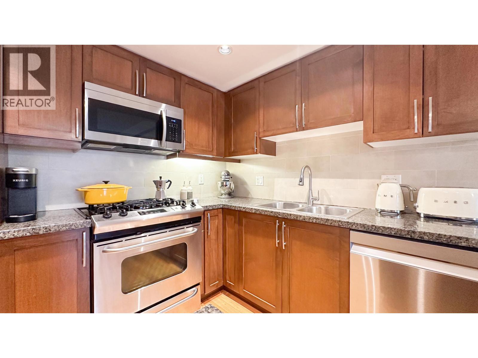 411 3811 Hastings Street, Burnaby, British Columbia  V5C 6V2 - Photo 11 - R3077740