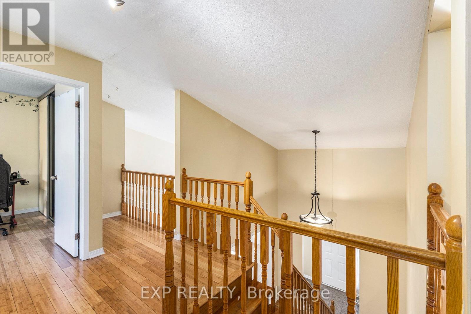 10 Pommel Crescent, Ottawa, Ontario  K2M 1A2 - Photo 10 - X12497894