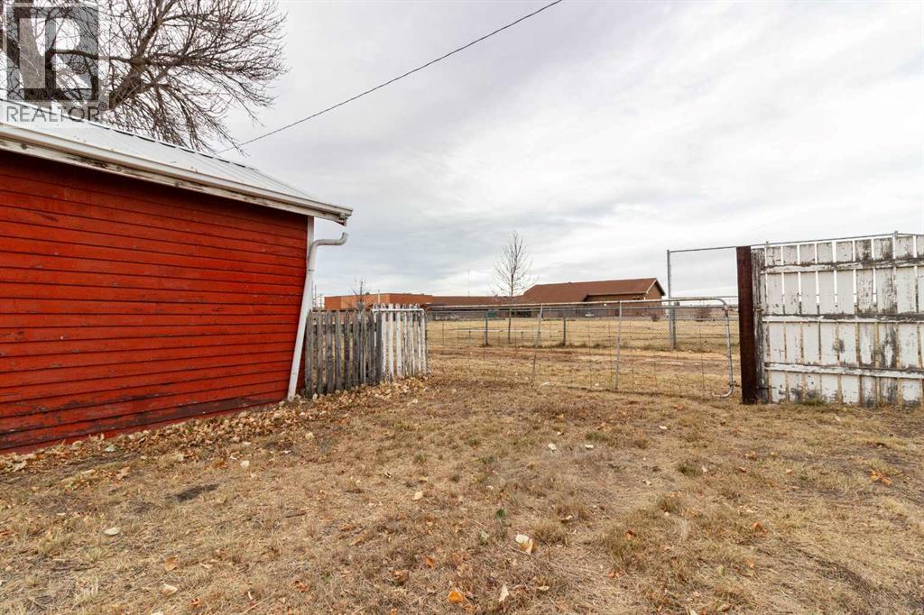 80 Pacific Avenue, Irvine, Alberta  T0J 1V0 - Photo 46 - A2277392