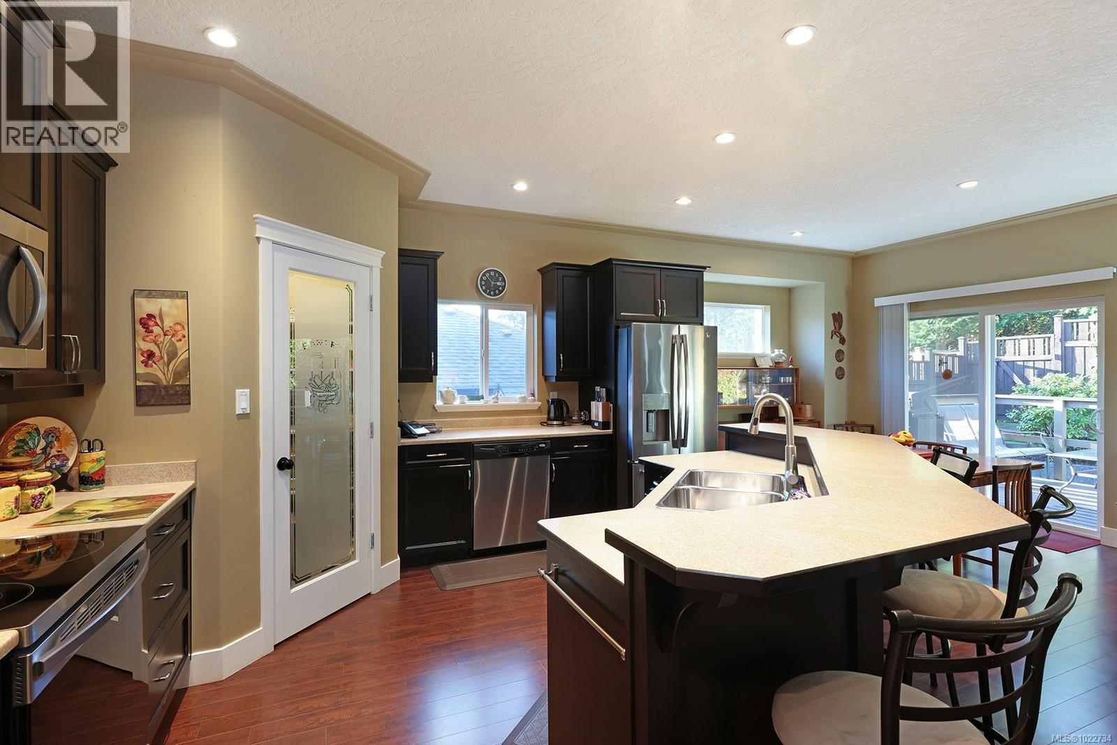 2454 Avro Arrow Dr, Comox, British Columbia  V9M 0A6 - Photo 6 - 1022734