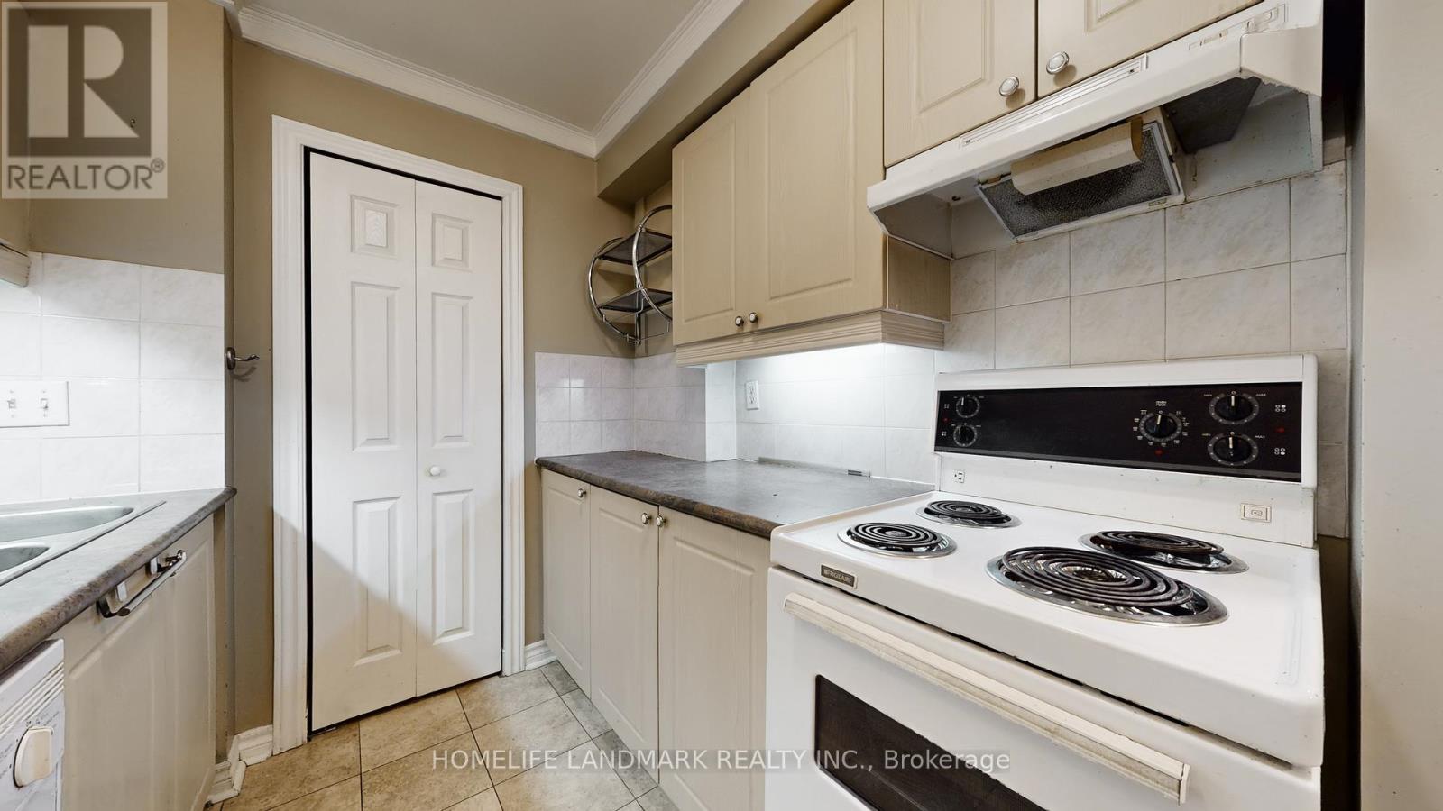 301 - 555 Wilson Heights Boulevard, Toronto, Ontario  M3H 6B5 - Photo 14 - C12681302