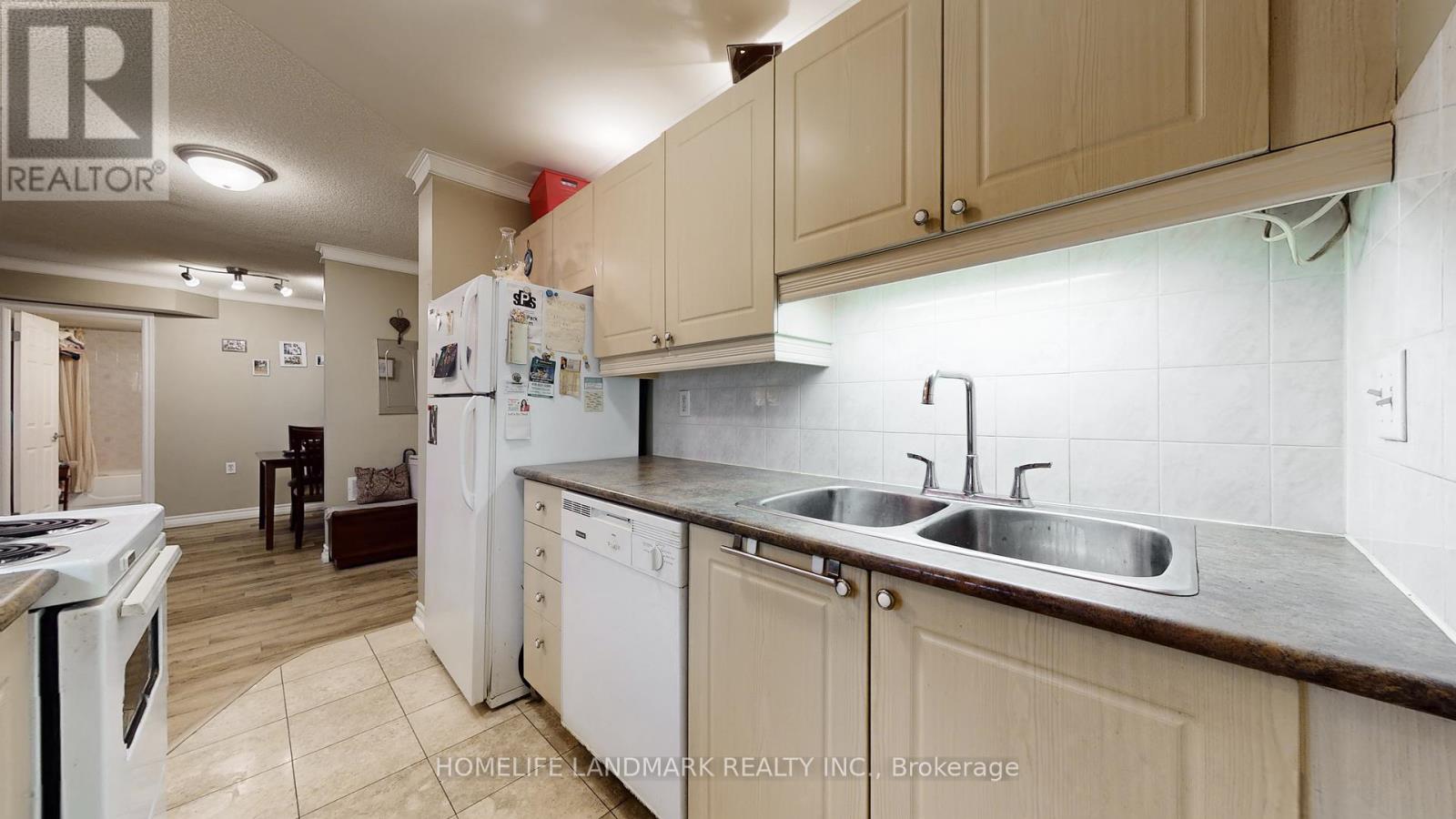 301 - 555 Wilson Heights Boulevard, Toronto, Ontario  M3H 6B5 - Photo 15 - C12681302