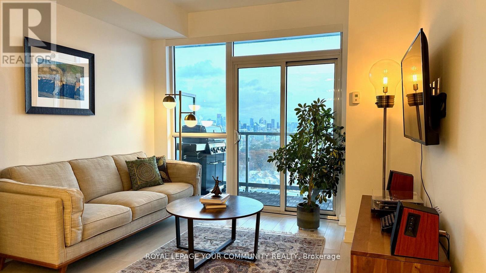 1806 - 501 St. Clair Avenue W, Toronto, Ontario  M5P 0A2 - Photo 1 - C12681314