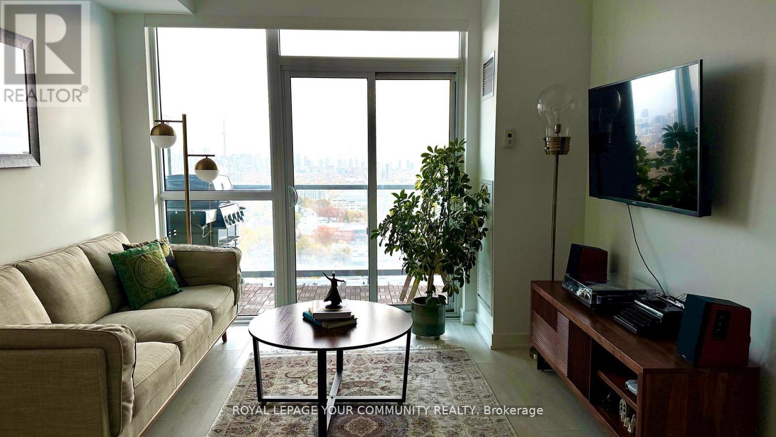 1806 - 501 St. Clair Avenue W, Toronto, Ontario  M5P 0A2 - Photo 3 - C12681314