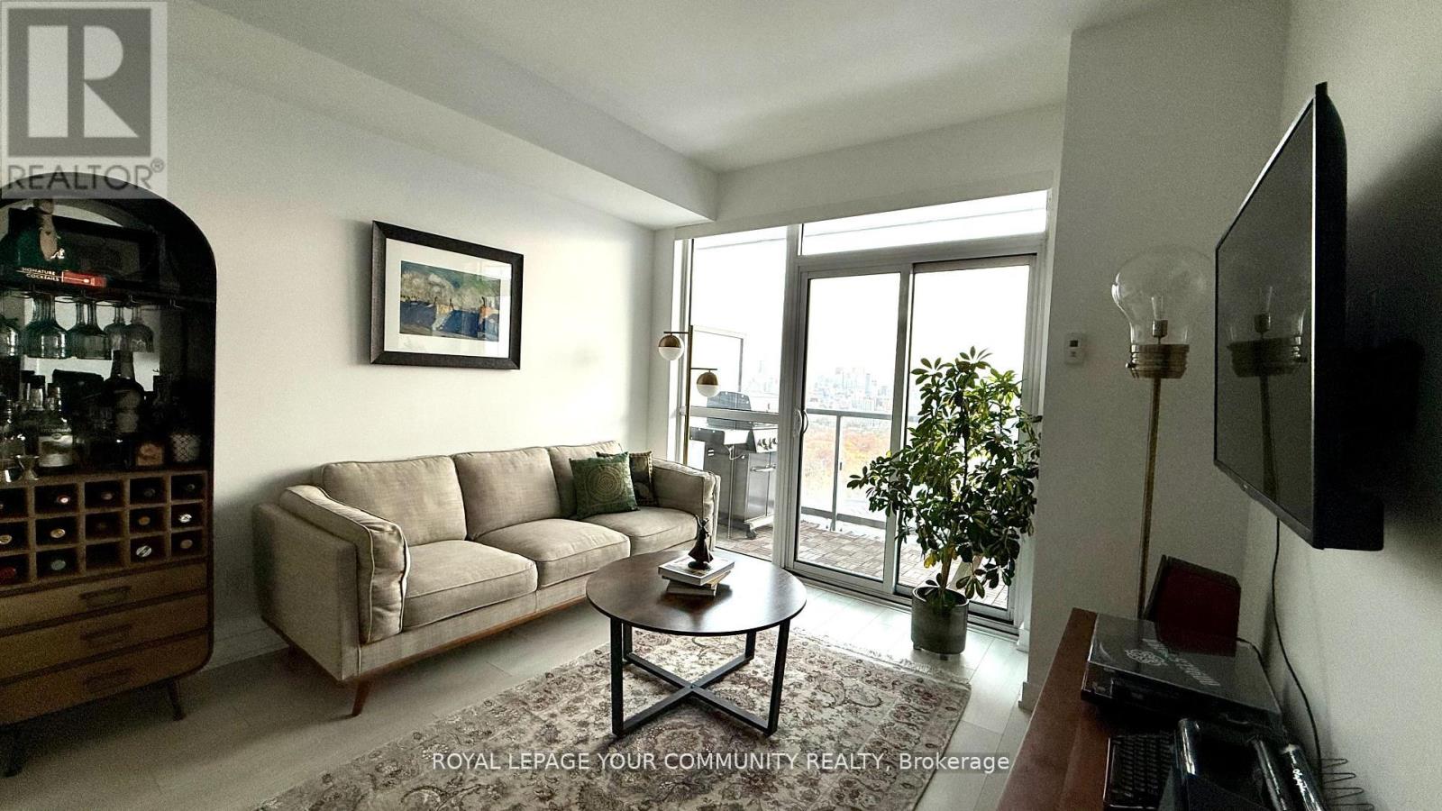 1806 - 501 St. Clair Avenue W, Toronto, Ontario  M5P 0A2 - Photo 4 - C12681314