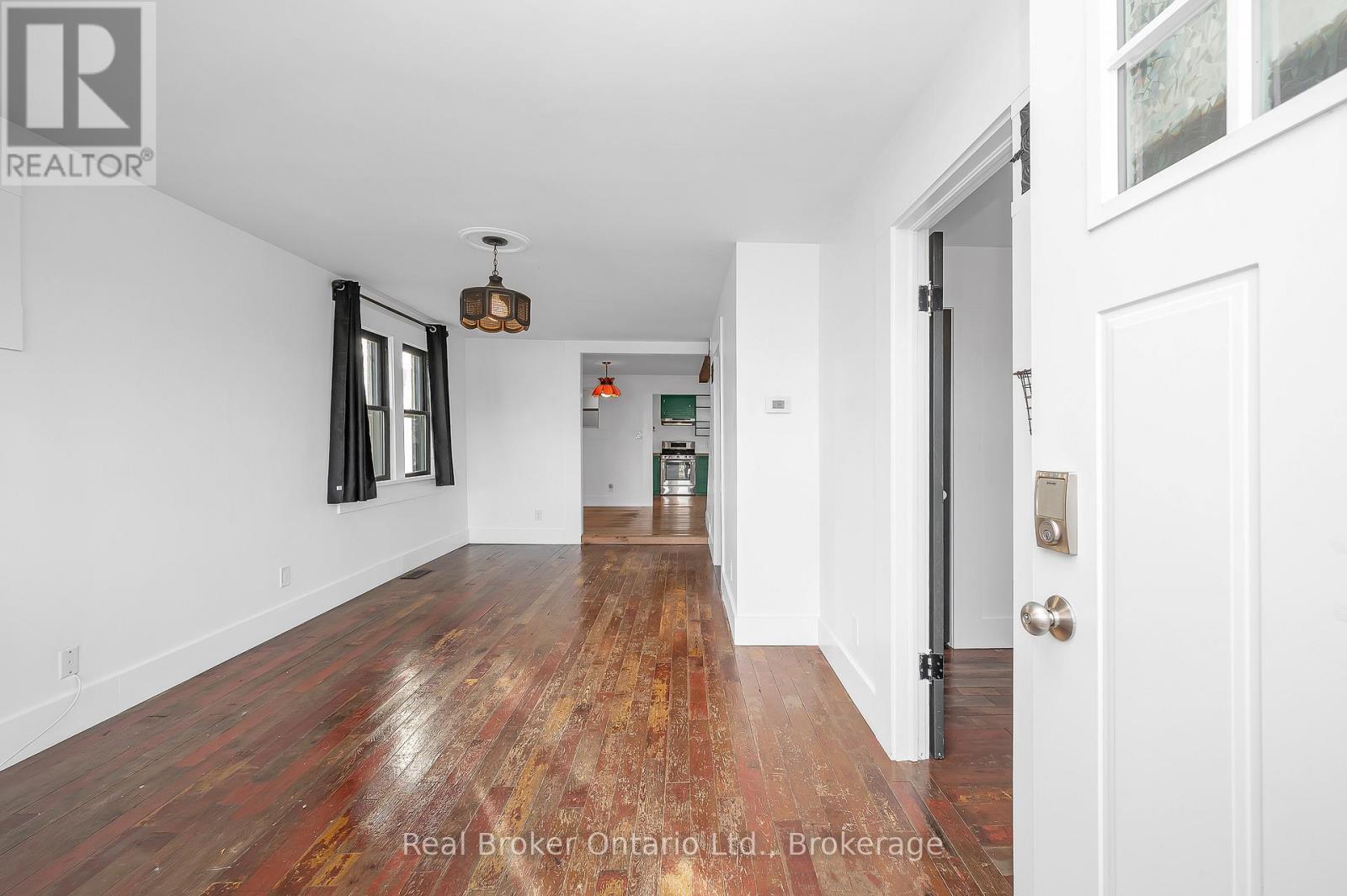 191 Gilmore Road, Fort Erie, Ontario  L2A 2M2 - Photo 4 - X12679538