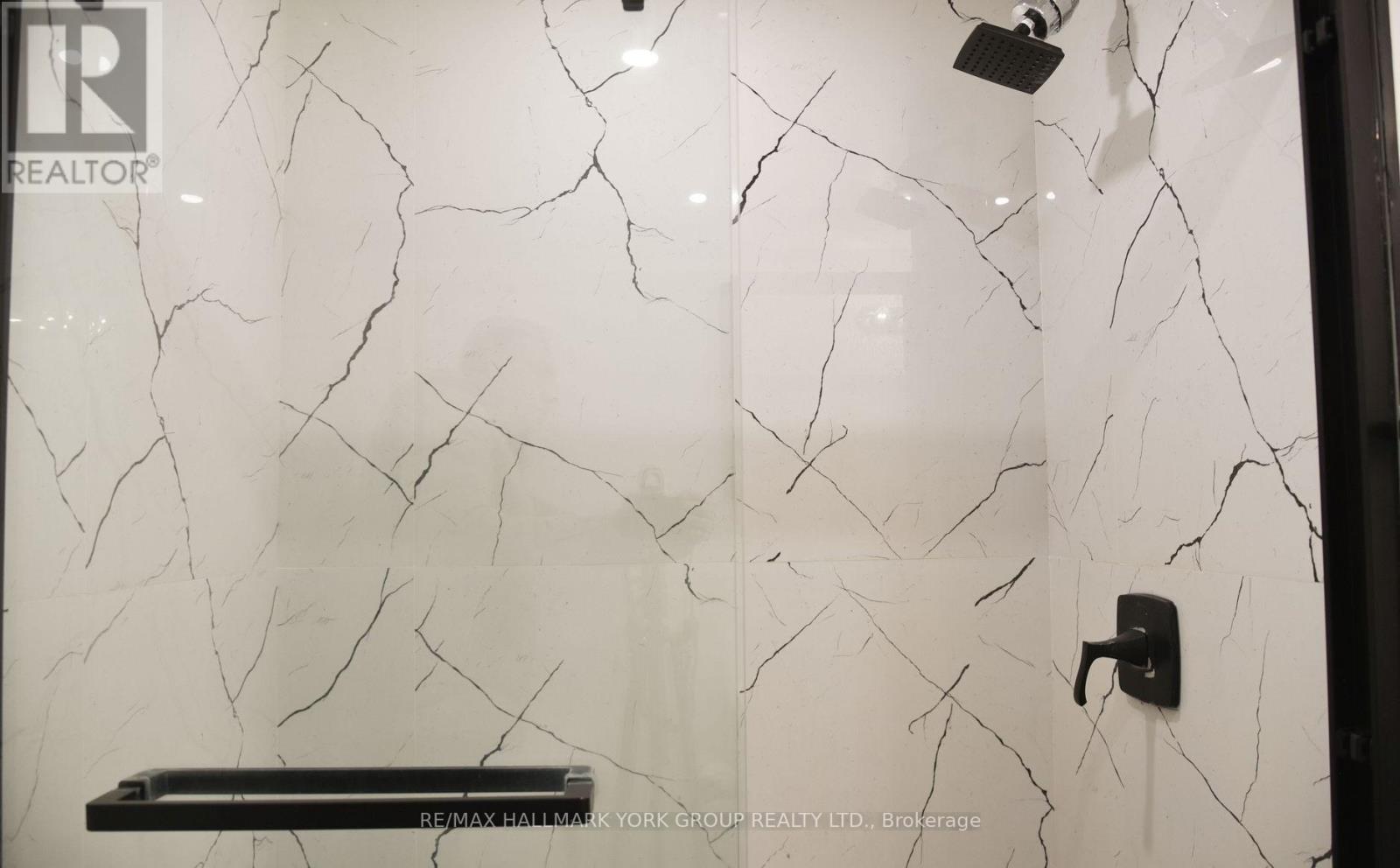 Main - 181 Penn Avenue S, Newmarket, Ontario  L3Y 2S4 - Photo 5 - N12681276