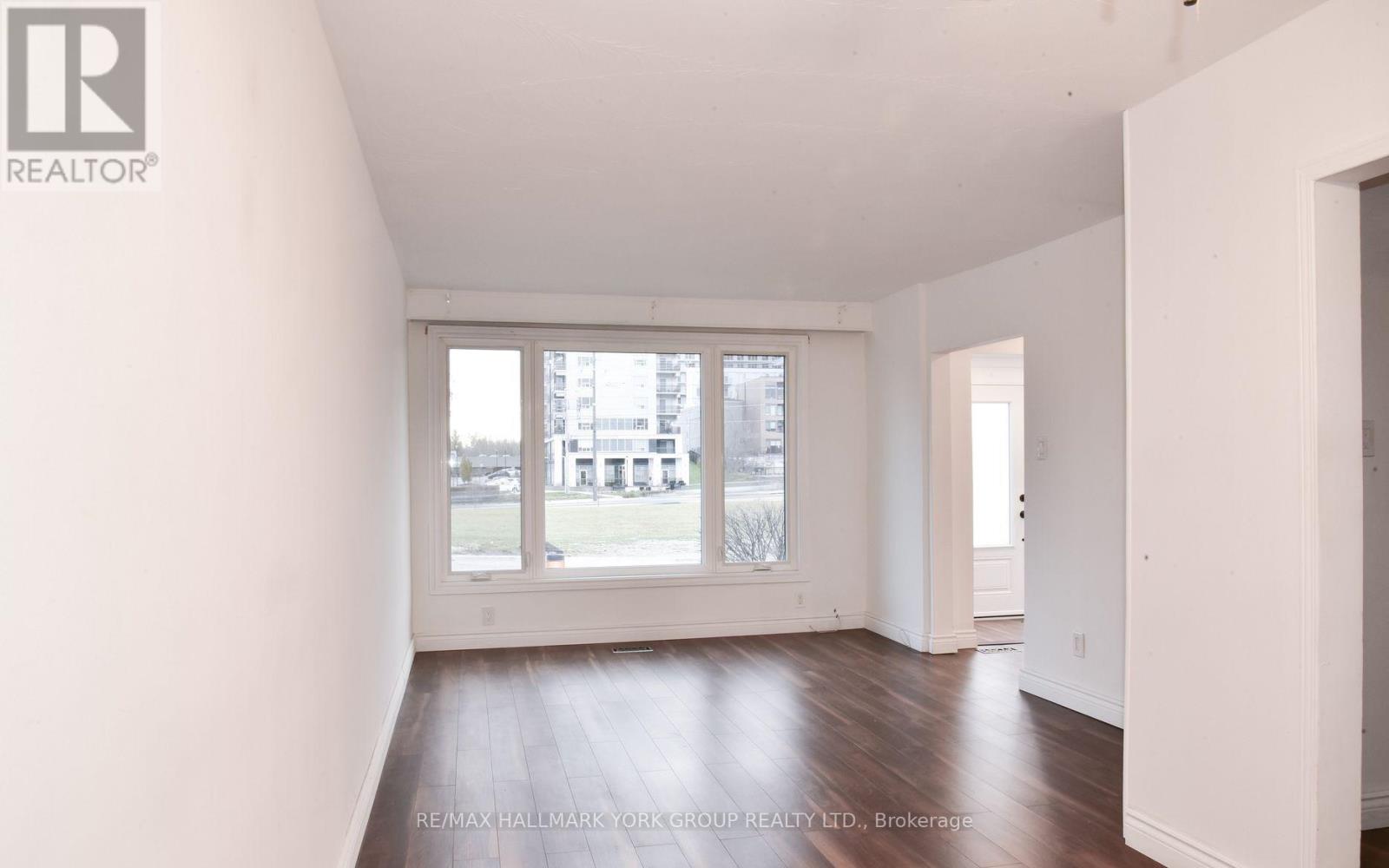 Main - 181 Penn Avenue S, Newmarket, Ontario  L3Y 2S4 - Photo 8 - N12681276