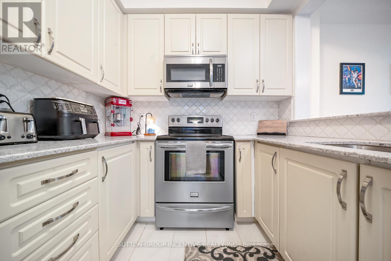 105 Collier Crescent, Essa (Angus), Ontario  L0M 1B5 - Photo 10 - N12681298