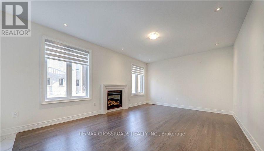 132 Ben Sinclair Avenue, East Gwillimbury (Queensville), Ontario  L4N 0Z2 - Photo 16 - N12681348