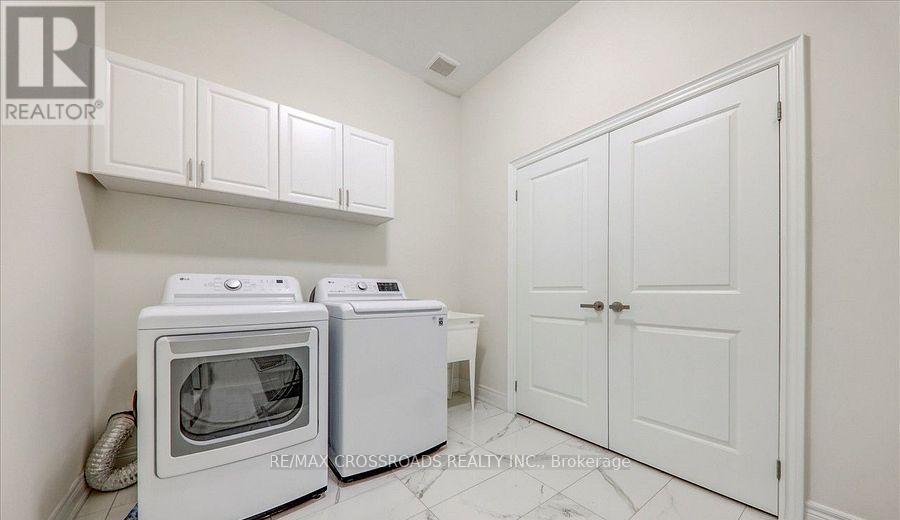 132 Ben Sinclair Avenue, East Gwillimbury (Queensville), Ontario  L4N 0Z2 - Photo 18 - N12681348