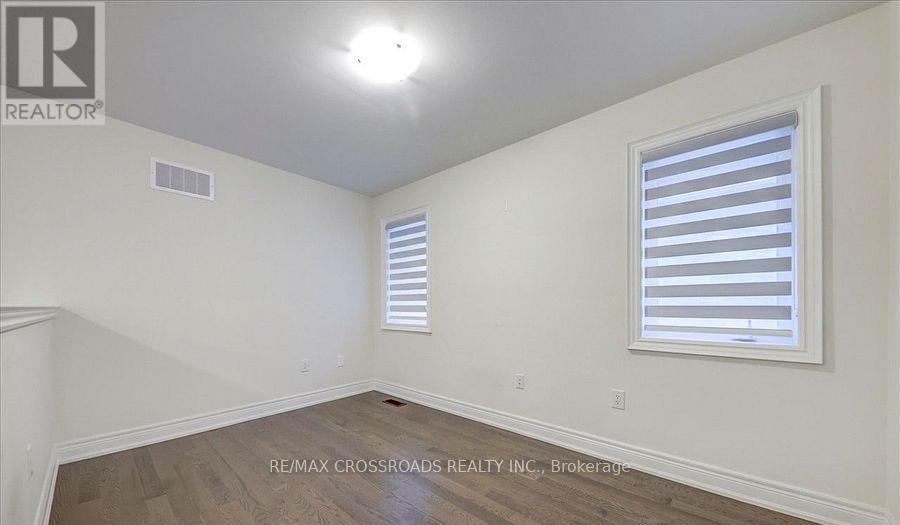 132 Ben Sinclair Avenue, East Gwillimbury (Queensville), Ontario  L4N 0Z2 - Photo 21 - N12681348