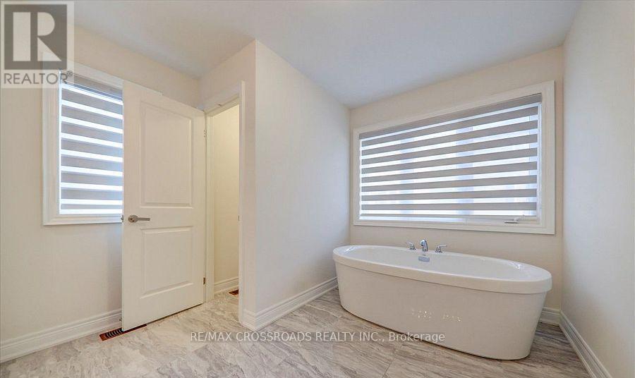 132 Ben Sinclair Avenue, East Gwillimbury (Queensville), Ontario  L4N 0Z2 - Photo 26 - N12681348