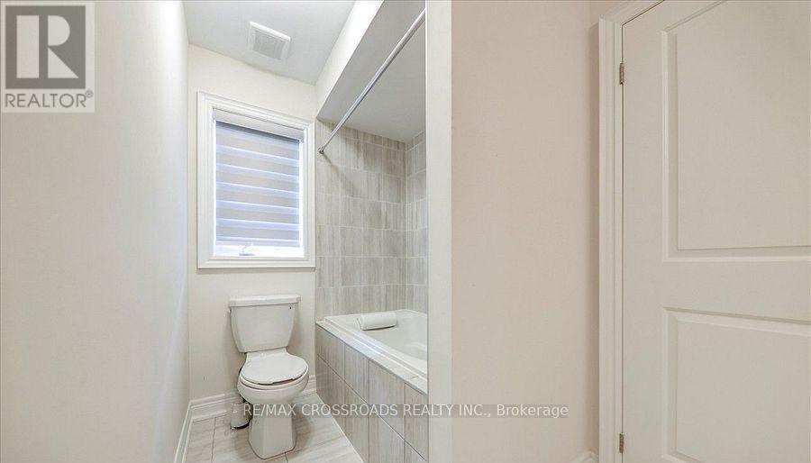 132 Ben Sinclair Avenue, East Gwillimbury (Queensville), Ontario  L4N 0Z2 - Photo 30 - N12681348