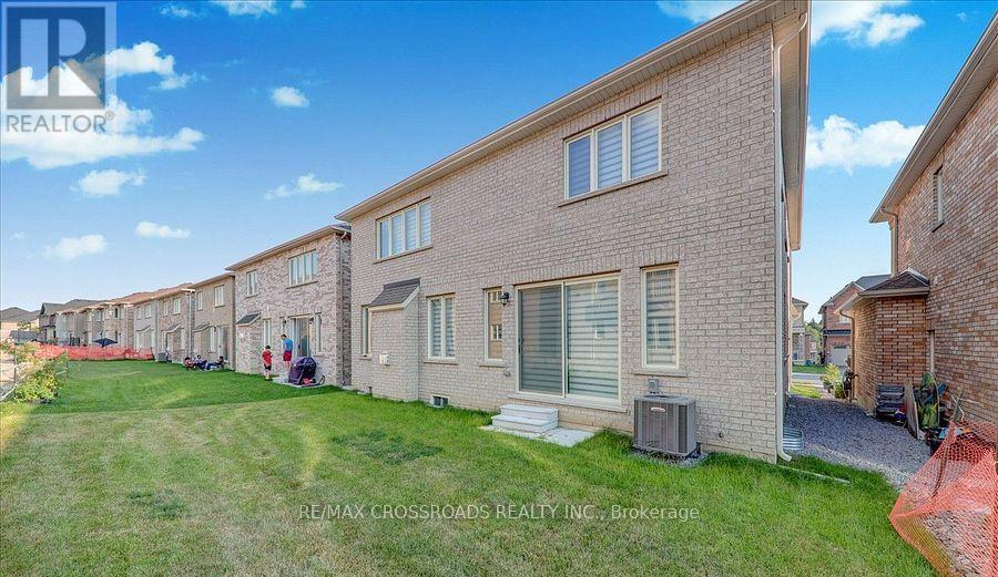 132 Ben Sinclair Avenue, East Gwillimbury (Queensville), Ontario  L4N 0Z2 - Photo 38 - N12681348