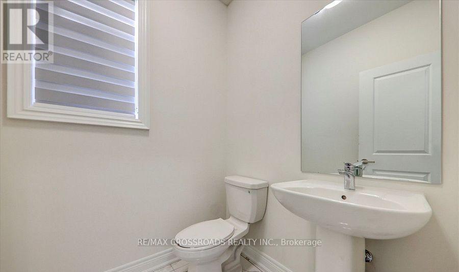 132 Ben Sinclair Avenue, East Gwillimbury (Queensville), Ontario  L4N 0Z2 - Photo 9 - N12681348