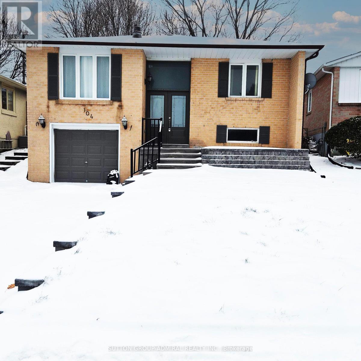 MAIN - 104 ARMITAGE DRIVE, Newmarket, Ontario