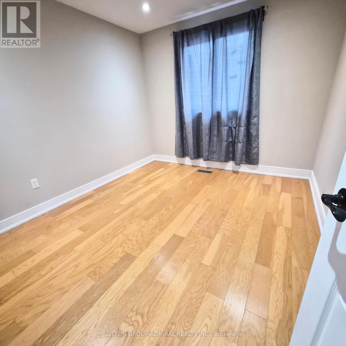 Main - 104 Armitage Drive, Newmarket, Ontario  L3Y 5L7 - Photo 10 - N12681356