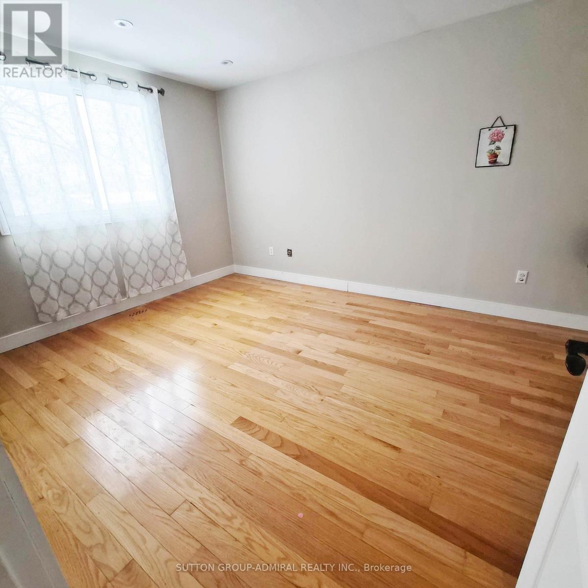 Main - 104 Armitage Drive, Newmarket, Ontario  L3Y 5L7 - Photo 6 - N12681356