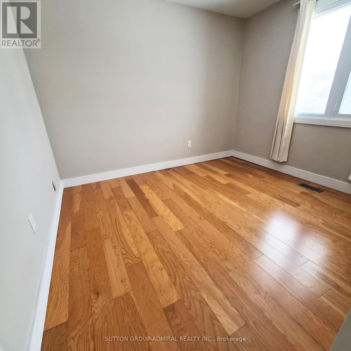 Main - 104 Armitage Drive, Newmarket, Ontario  L3Y 5L7 - Photo 9 - N12681356