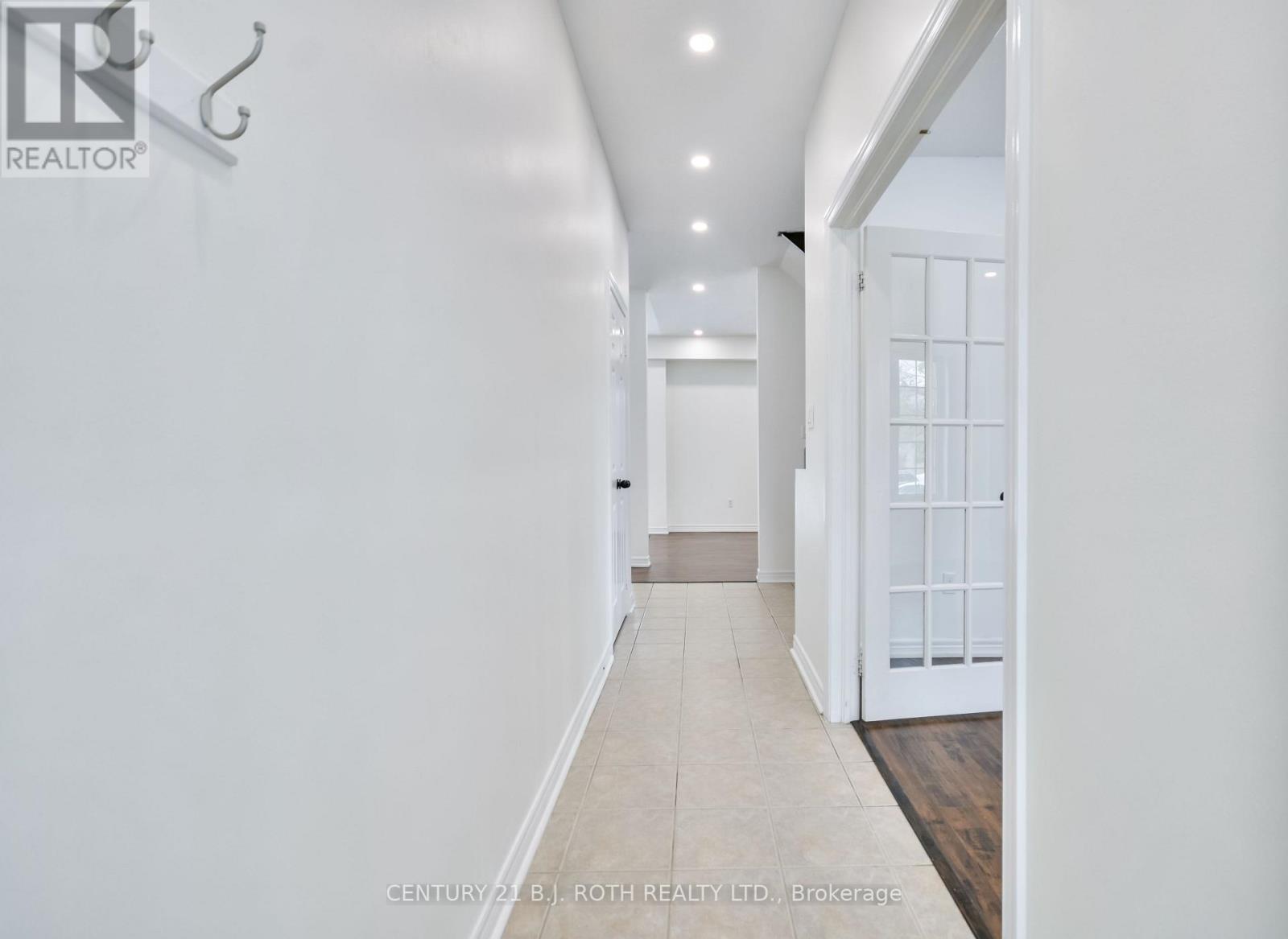 113 Livia Herman Way, Barrie (East Bayfield), Ontario  L4M 7K5 - Photo 3 - S12681296