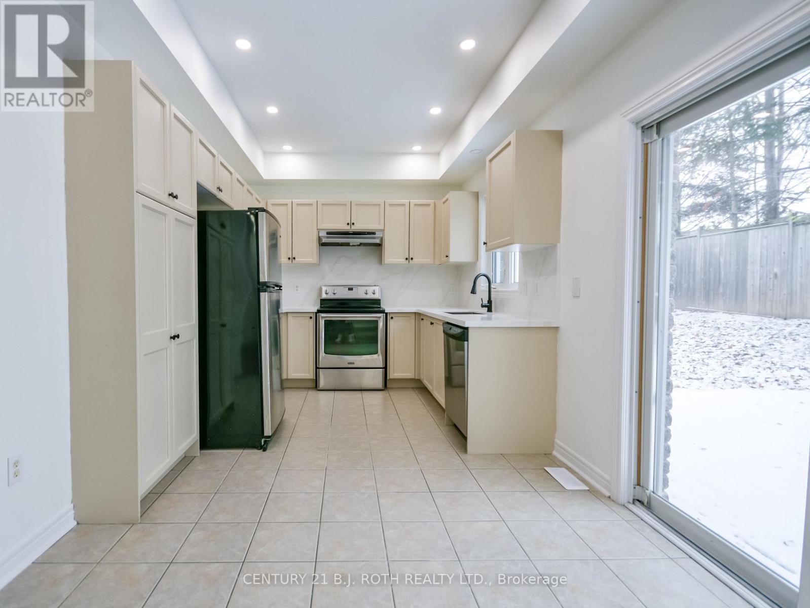 113 Livia Herman Way, Barrie (East Bayfield), Ontario  L4M 7K5 - Photo 8 - S12681296