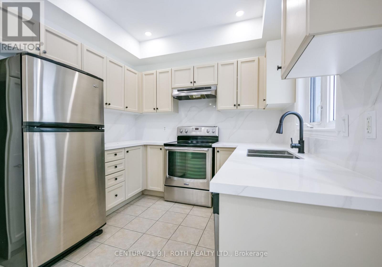 113 Livia Herman Way, Barrie (East Bayfield), Ontario  L4M 7K5 - Photo 9 - S12681296