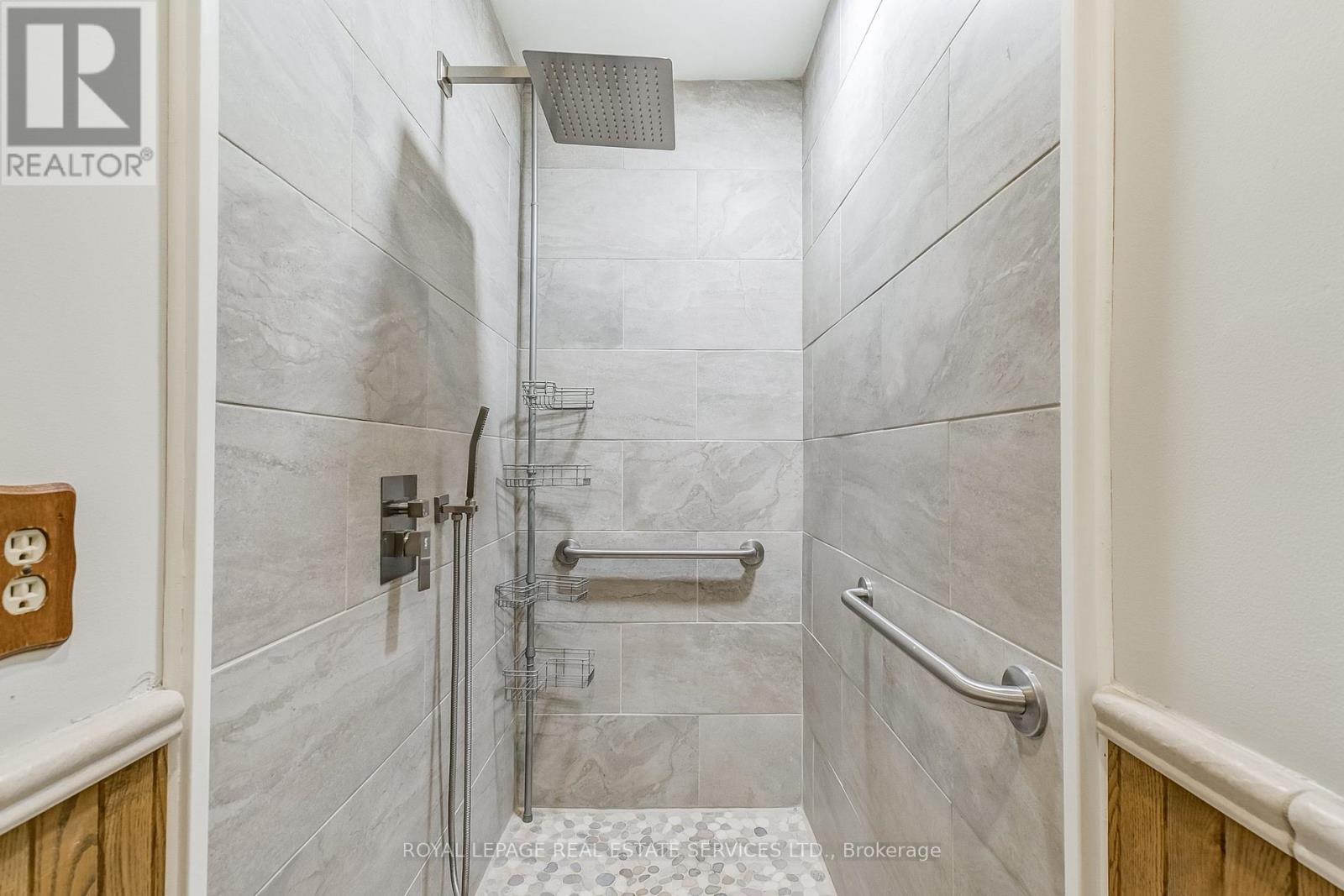 4261 Bridlepath Trail, Mississauga, Ontario  L5L 3K3 - Photo 19 - W12676808